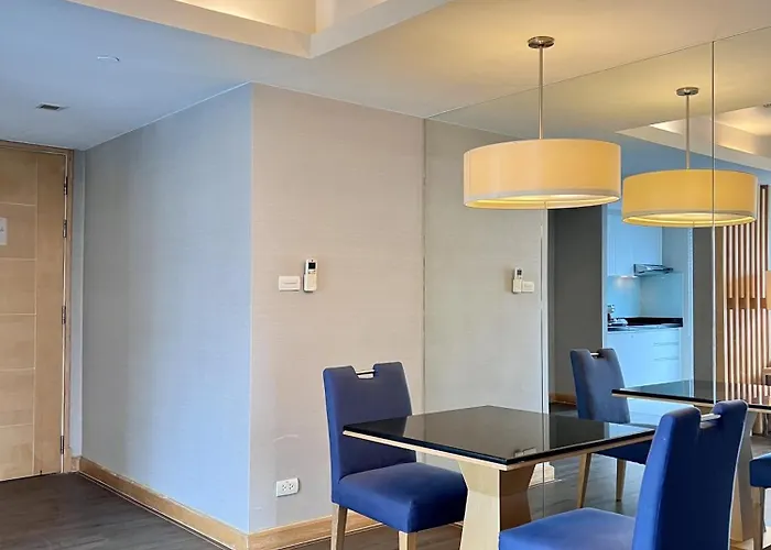 Sora & Sukhumvit 4*