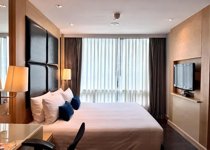 Hotel Sora & Sukhumvit 4*