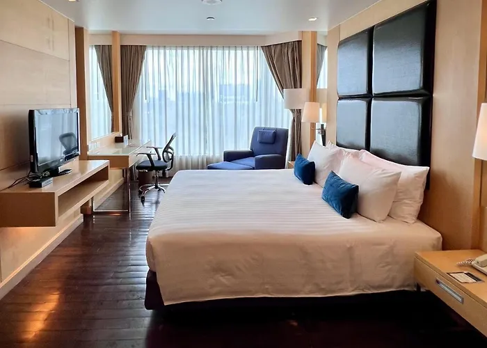 Hotel Sora & Sukhumvit 4*