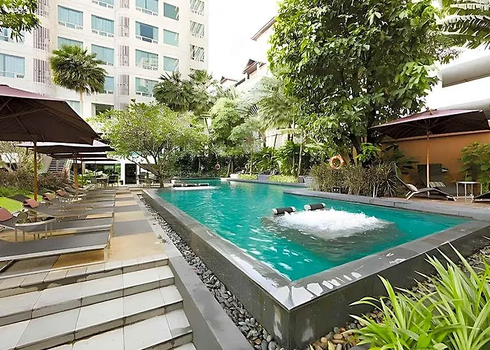 Sora & Sukhumvit Hotell 4*