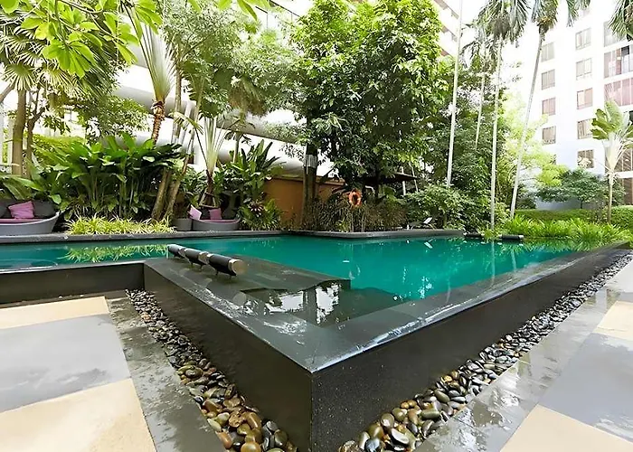 Sora & Sukhumvit Hotel 4*