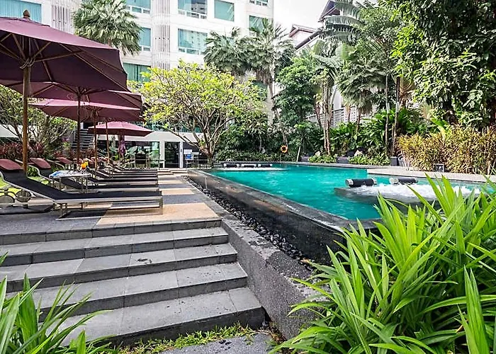 Sora & Sukhumvit Hotell 4*